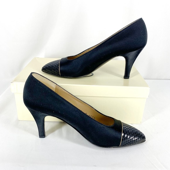 St. John Emily 75 Heels Black Satin Almond Cap Toe Pumps Sequin Embellished 7 - Picture 2 of 7